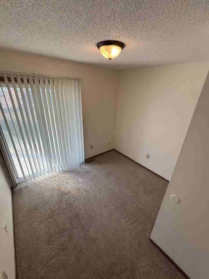 7585 79th St S #4 - Photo 4 of 8