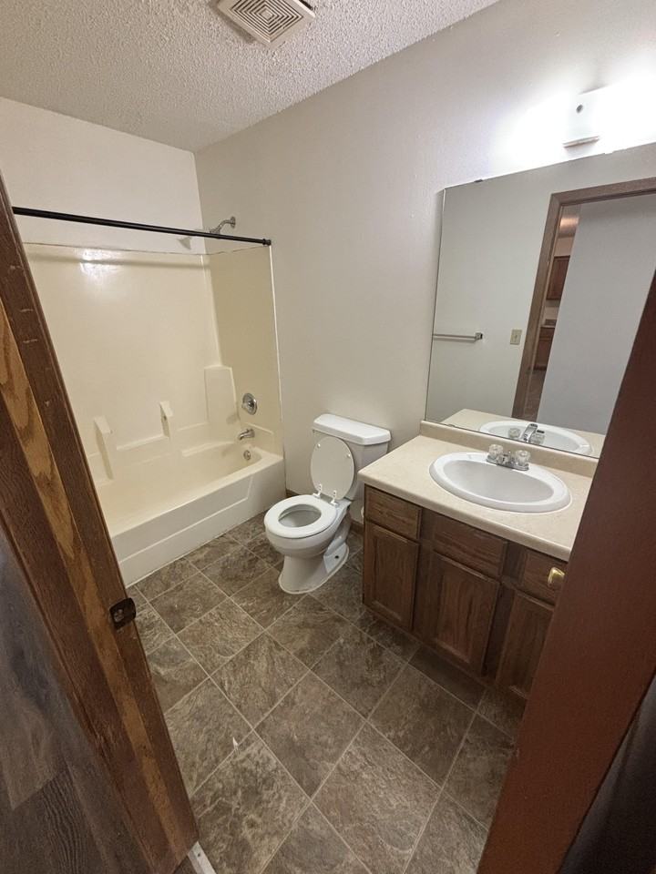 7585 79th St S #4 - Photo 7 of 8