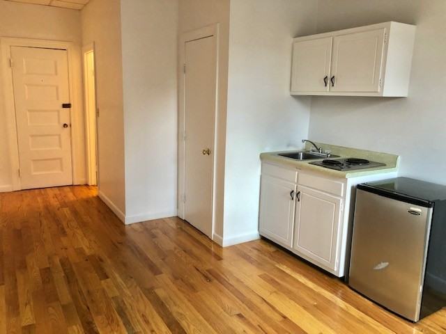 875 Beacon Street - Photo 3 of 5