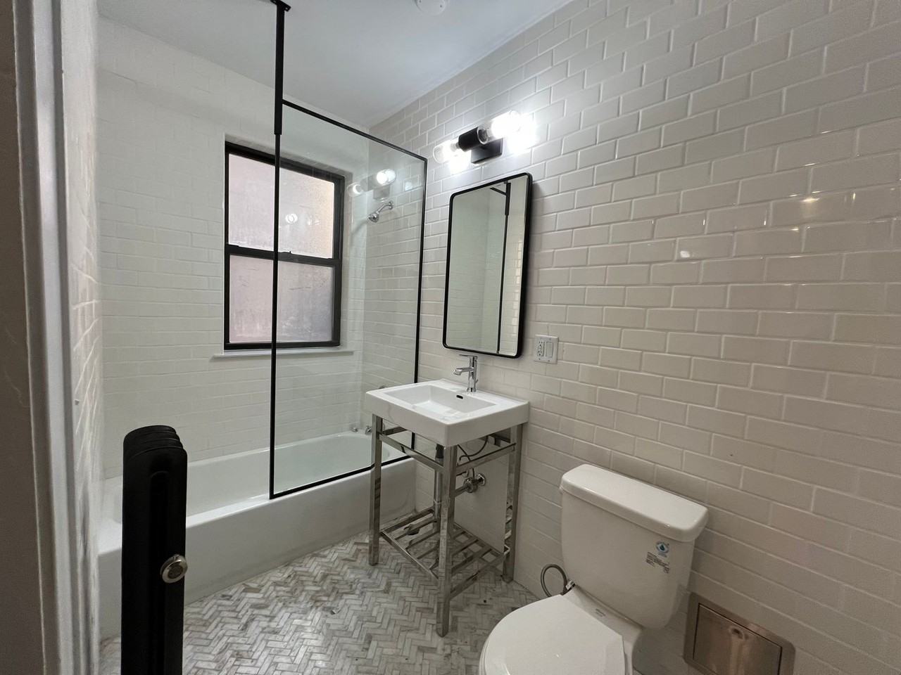 2121 Ridge Ave - Photo 3 of 7