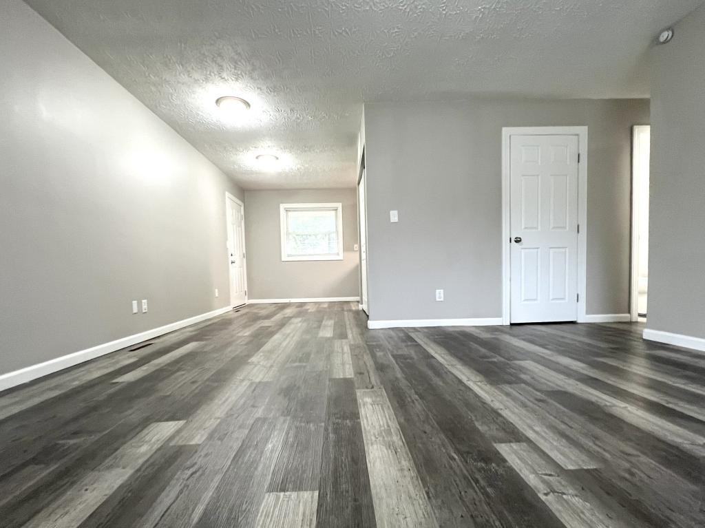 77 Brookhaven Dr - Photo 4 of 20