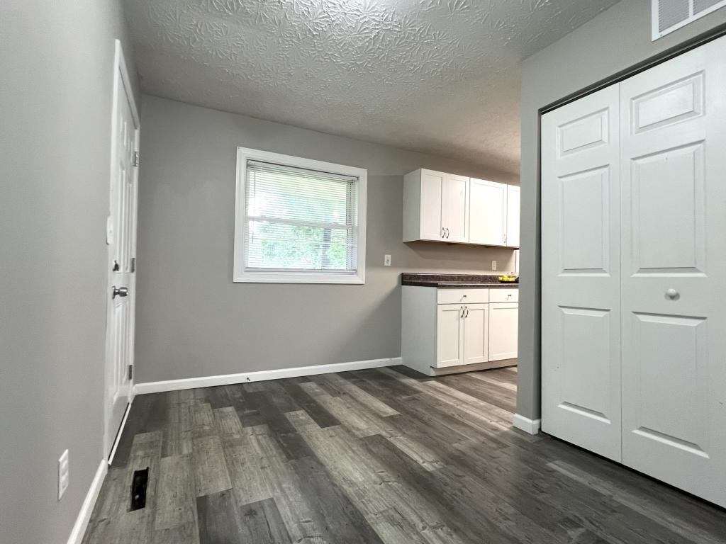 77 Brookhaven Dr - Photo 5 of 20