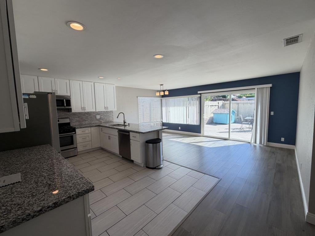 11169 Avenida Del Gato - Photo 6 of 19