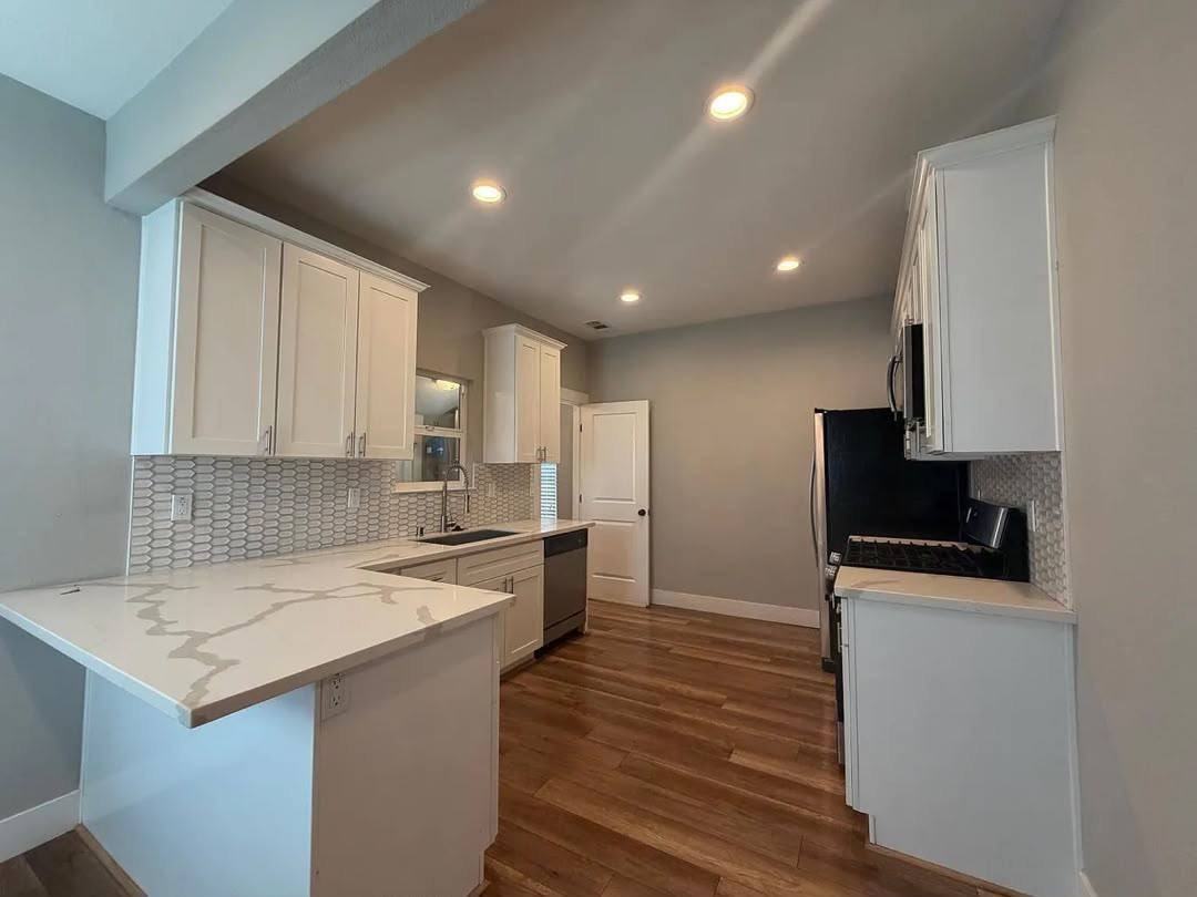 3210 San Jose Way - Photo 3 of 10