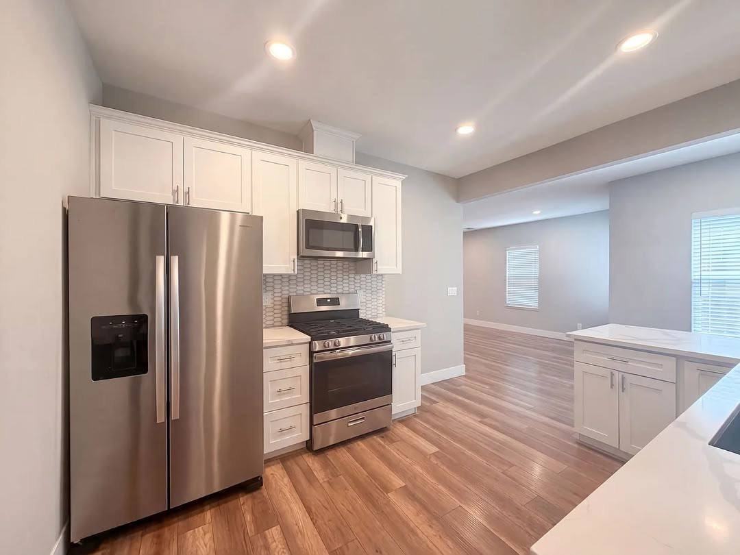3210 San Jose Way - Photo 7 of 10