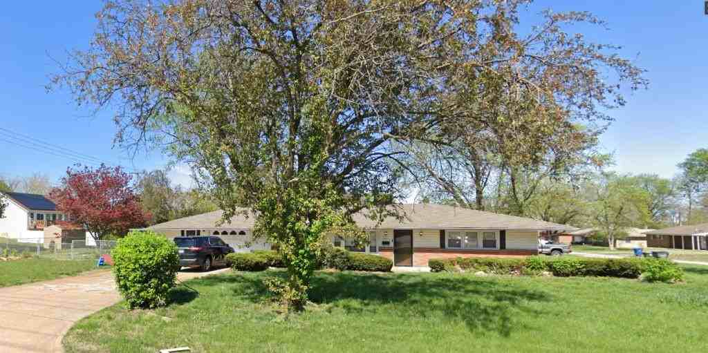 607 Utz Ln