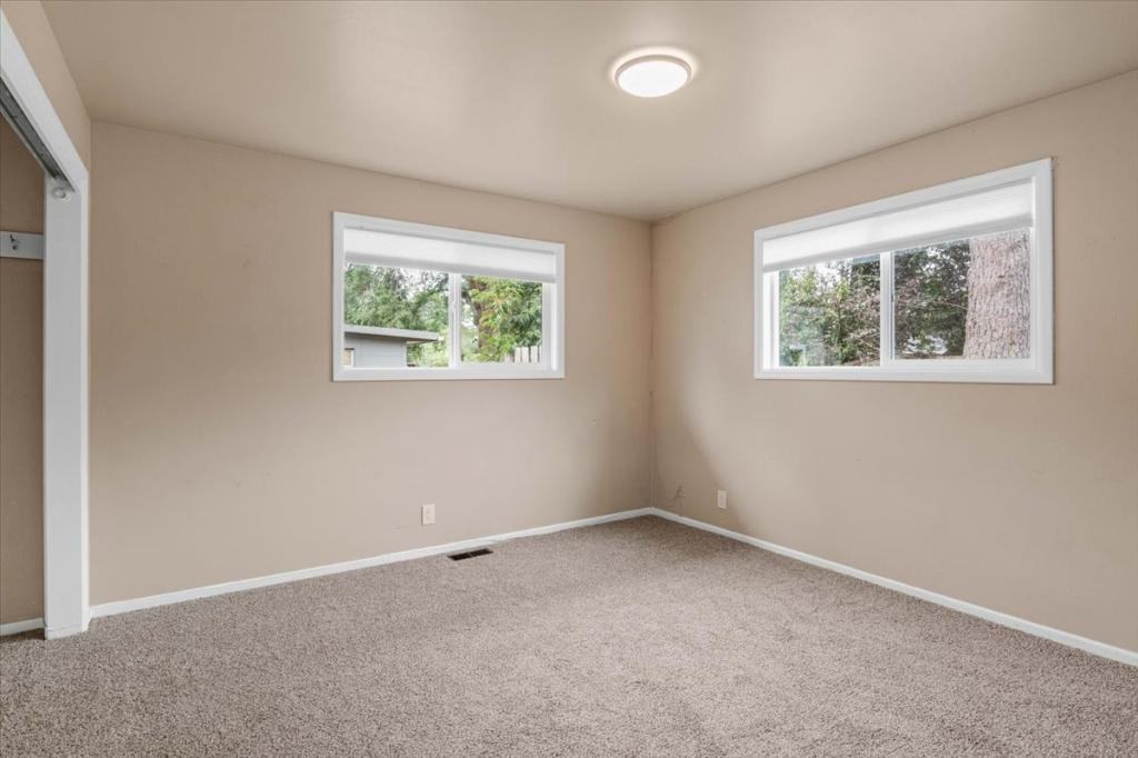 836 Nw 28th St - Photo 3 of 17