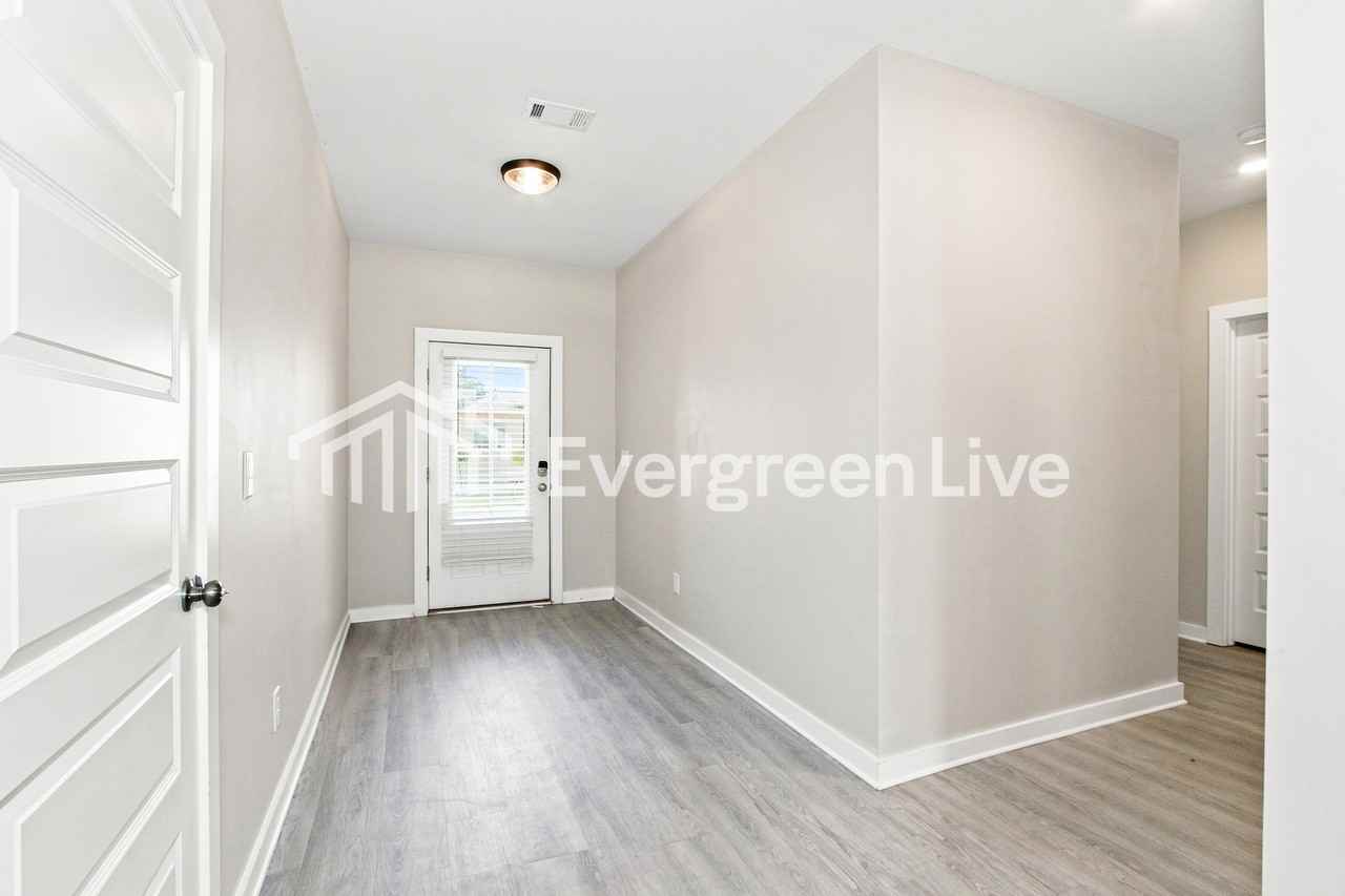 11112 Summerchase Loop - Photo 2 of 15