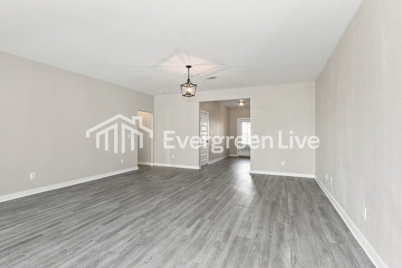 11112 Summerchase Loop - Photo 3 of 15