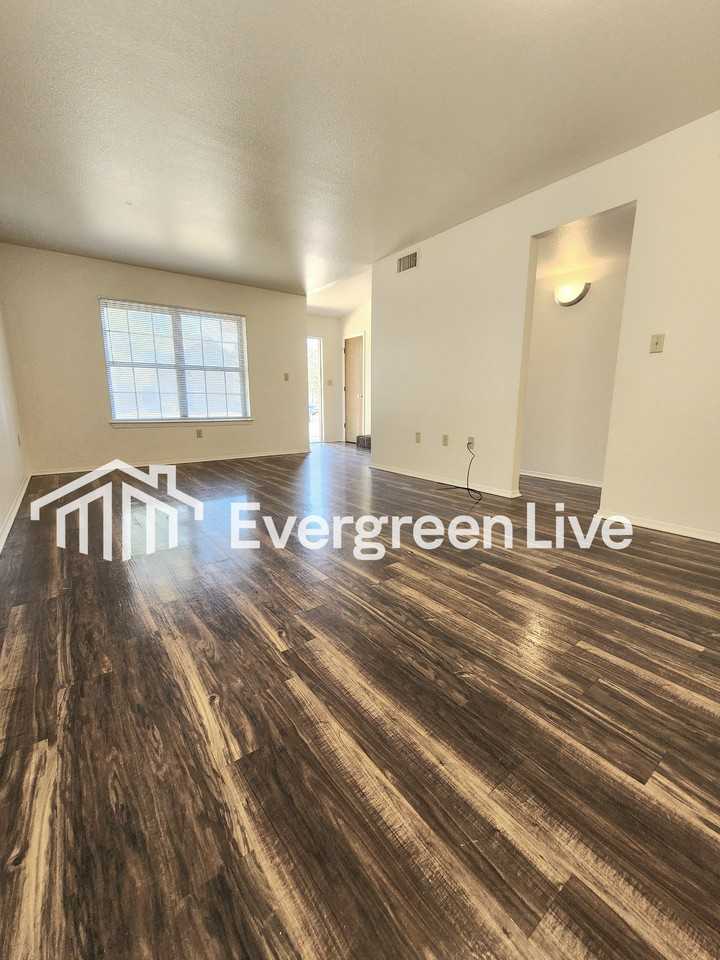 4116 Lew Wallace Dr - Photo 4 of 26
