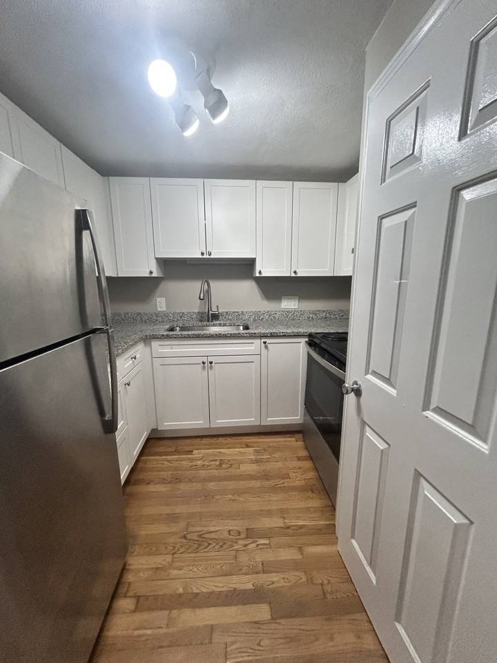27 Division St #1