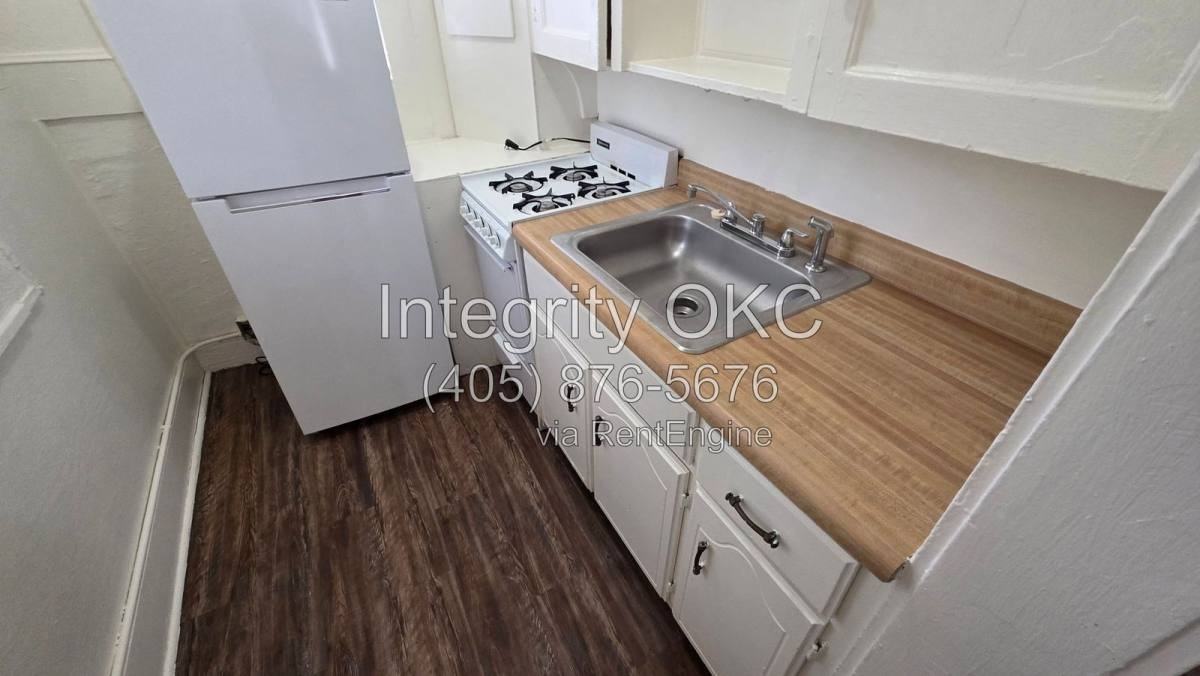 571 S University Blvd #8 - Photo 4 of 10