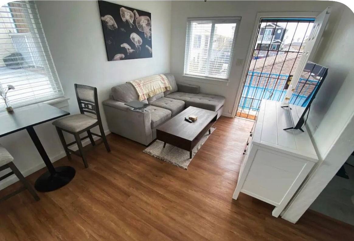 5114 Brighton Ave - Photo 3 of 10