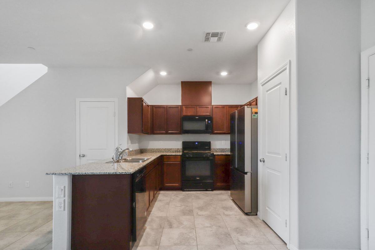 3274 Palindrome Ave - Photo 5 of 25