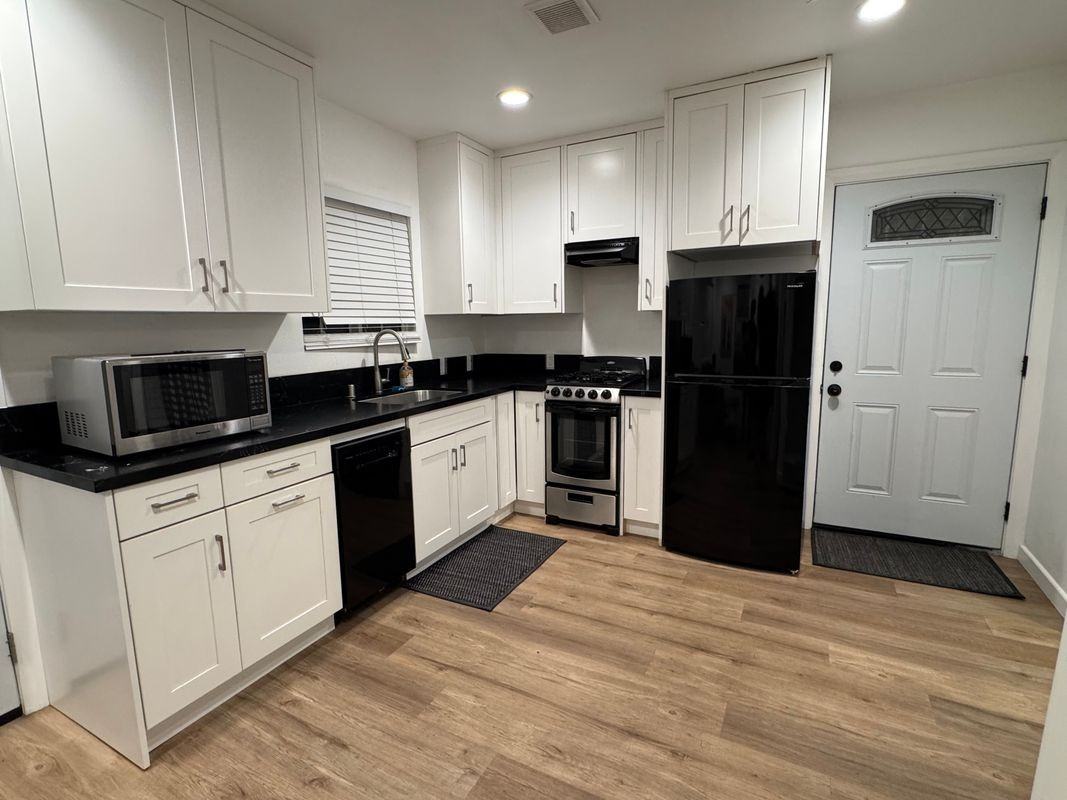 14351 Alburtis Ave - Photo 4 of 8