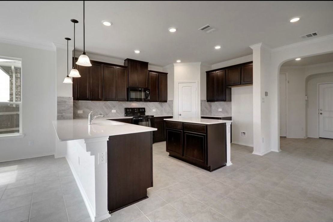 124 Rocroi Dr - Photo 3 of 23