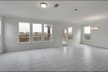124 Rocroi Dr - Photo 6 of 23