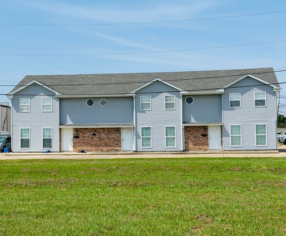 140 Veterans Memorial Blvd ##3