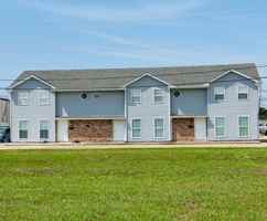 featured image of 140 Veterans Memorial Blvd ##3