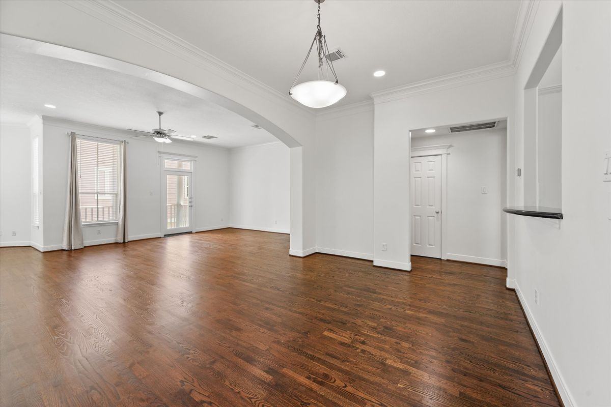 208 Hawthorne St ##A - Photo 6 of 32