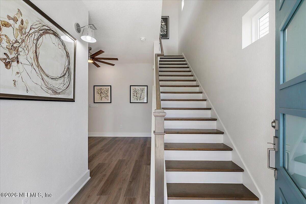 459 Crestview Dr - Photo 4 of 50