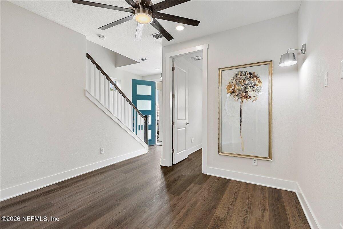 459 Crestview Dr - Photo 7 of 50