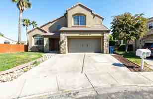 featured image of 2413 Santa Cruz Ct