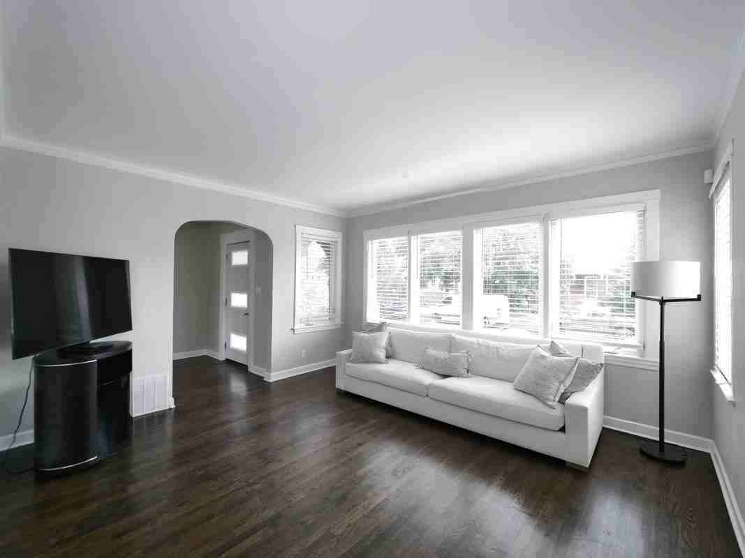 4416 N Marmora Ave - Photo 5 of 41