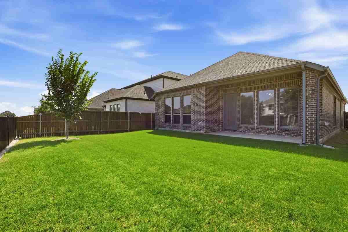 1459 Kingswell Ln - Photo 4 of 28
