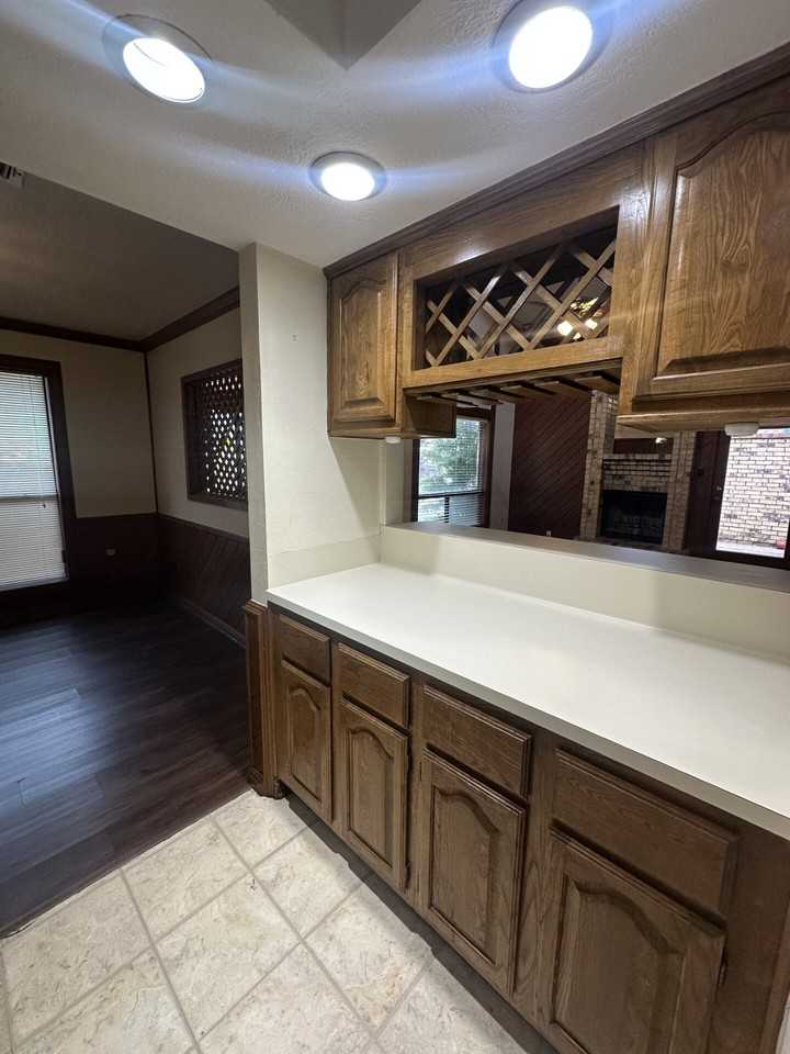 605 Church St #B - Photo 2 of 10