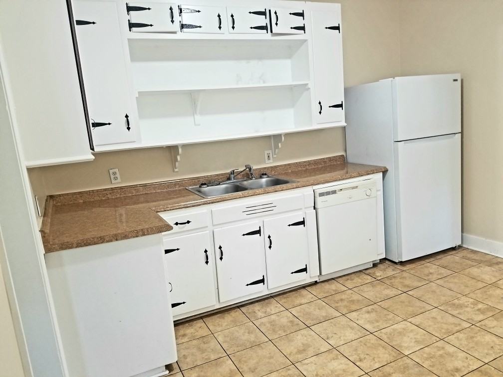 308 Broad St - Photo 5 of 12