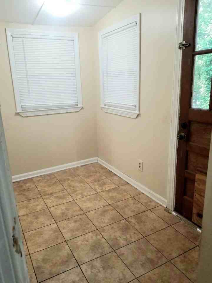 308 Broad St - Photo 3 of 12