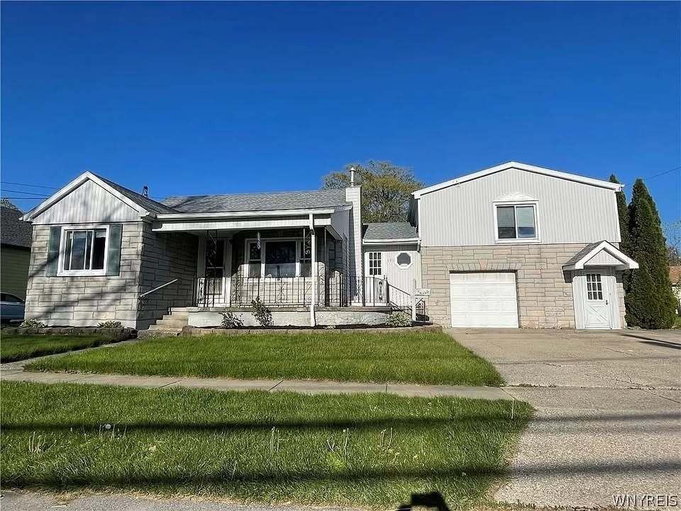 191 Helen St - Photo 2 of 19