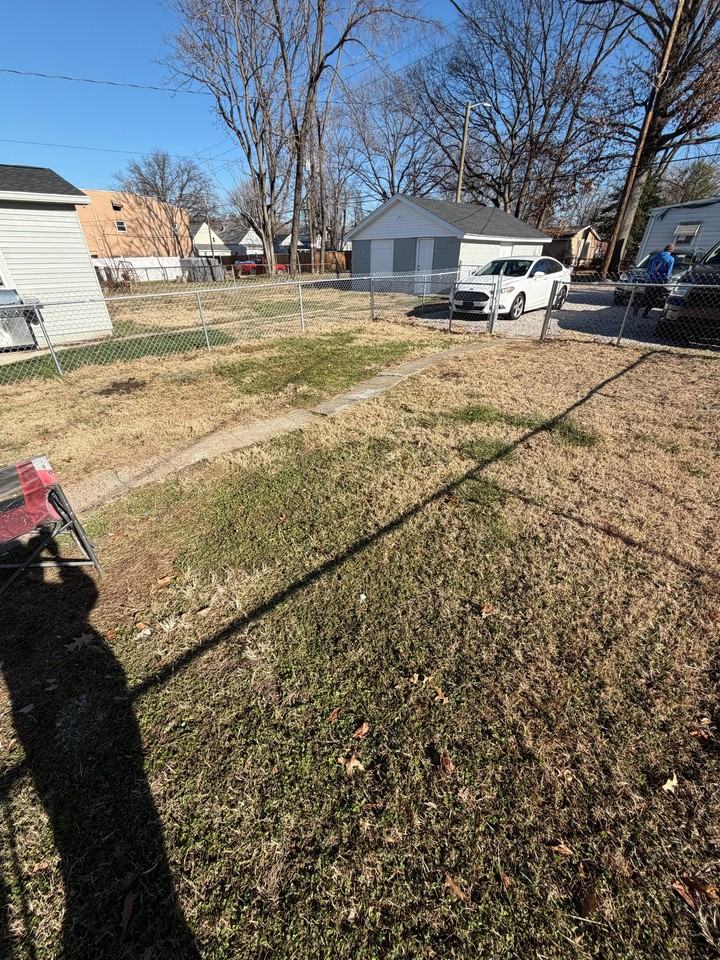 918 S Barker Ave - Photo 4 of 29