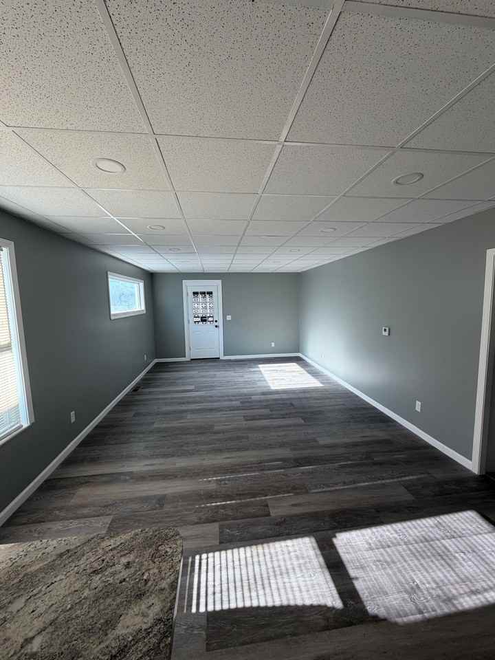 918 S Barker Ave - Photo 5 of 29
