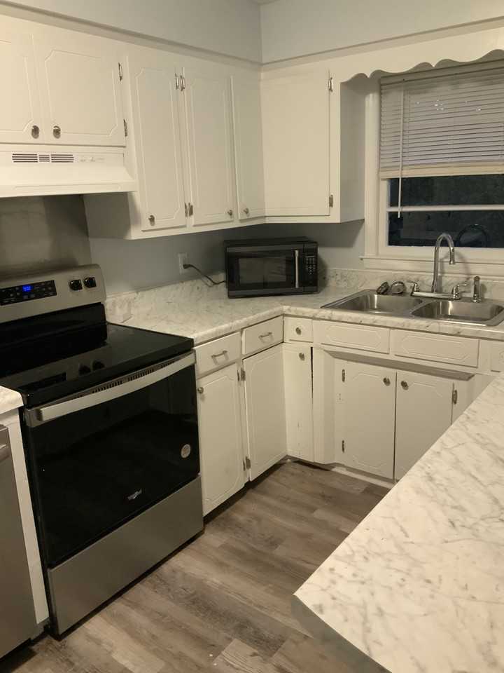 1287 Montview St - Photo 6 of 10
