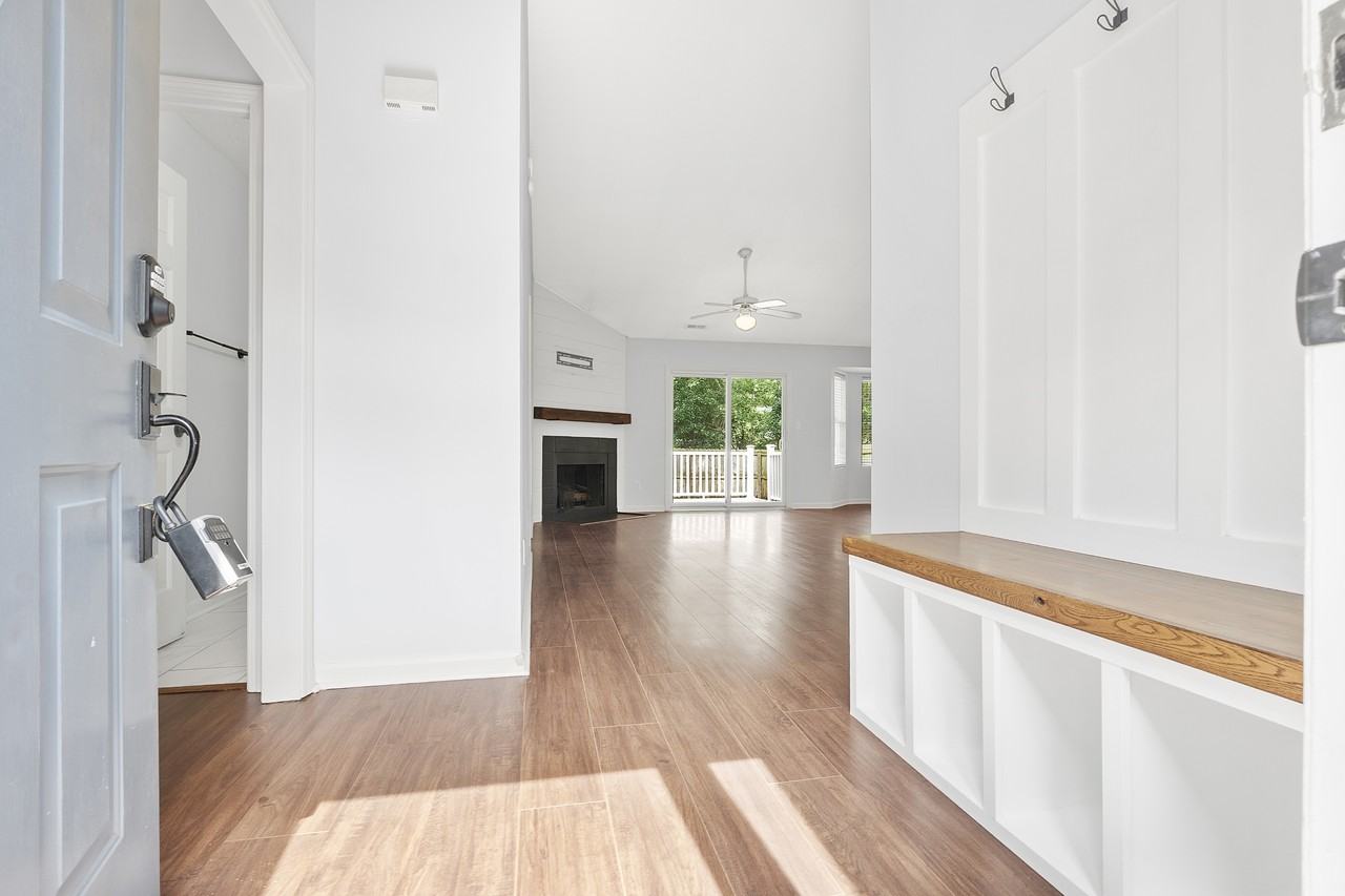 100 Kensington Way - Photo 4 of 18