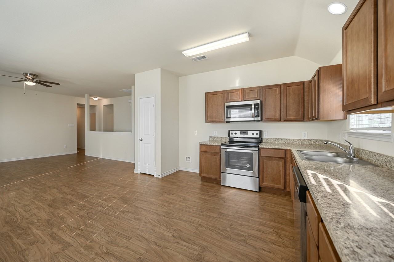 3408 Robin Rd - Photo 6 of 19