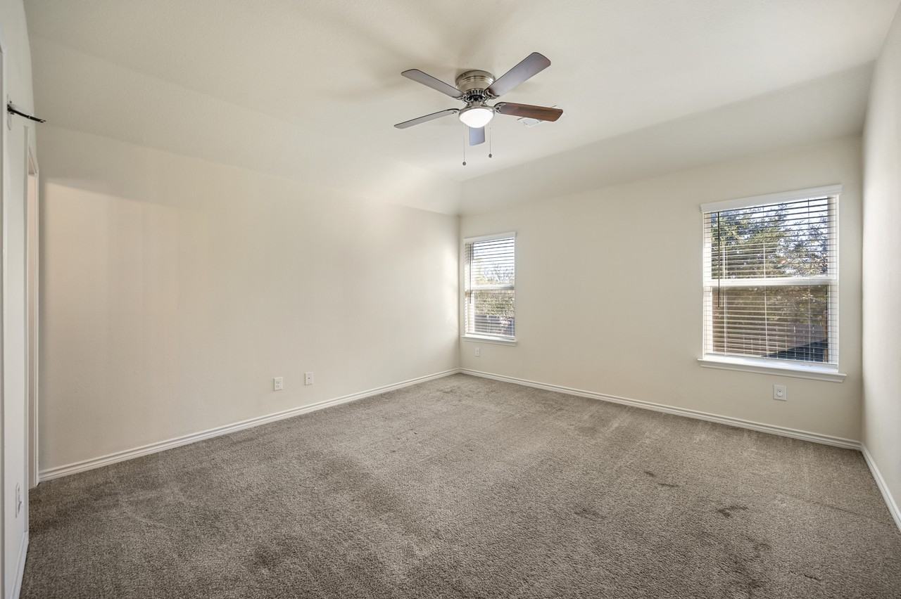 3408 Robin Rd - Photo 4 of 19