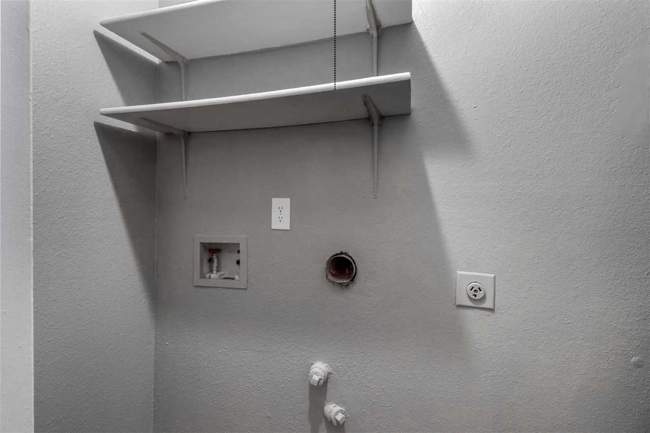 814 Custer St #1 - Photo 2 of 17