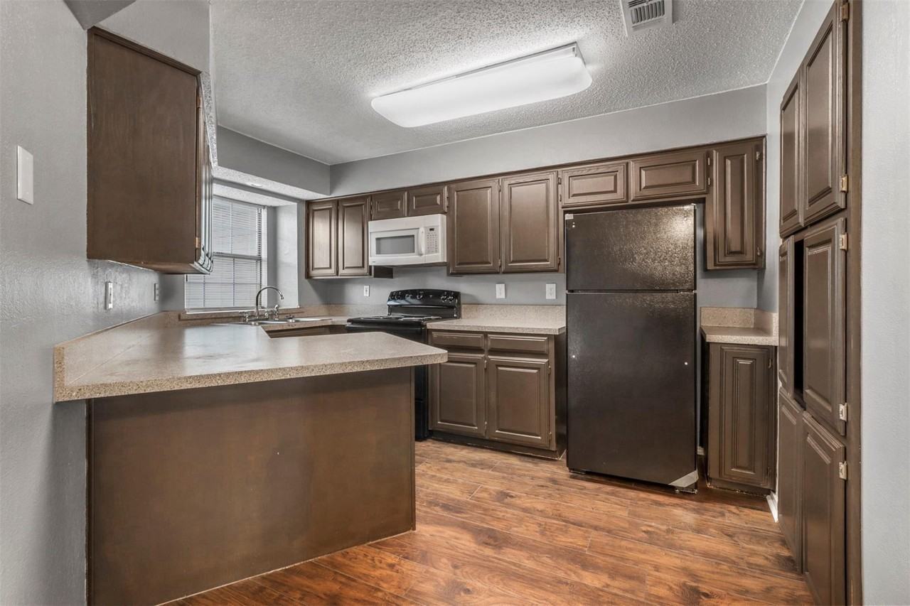 814 Custer St #1 - Photo 7 of 17