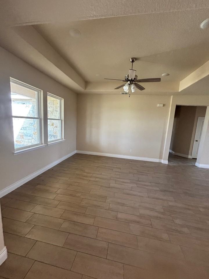 117 Growers Ave - Photo 3 of 5