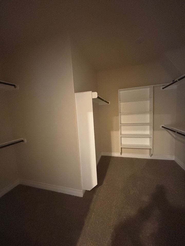 105 Troubadour Ln - Photo 5 of 10