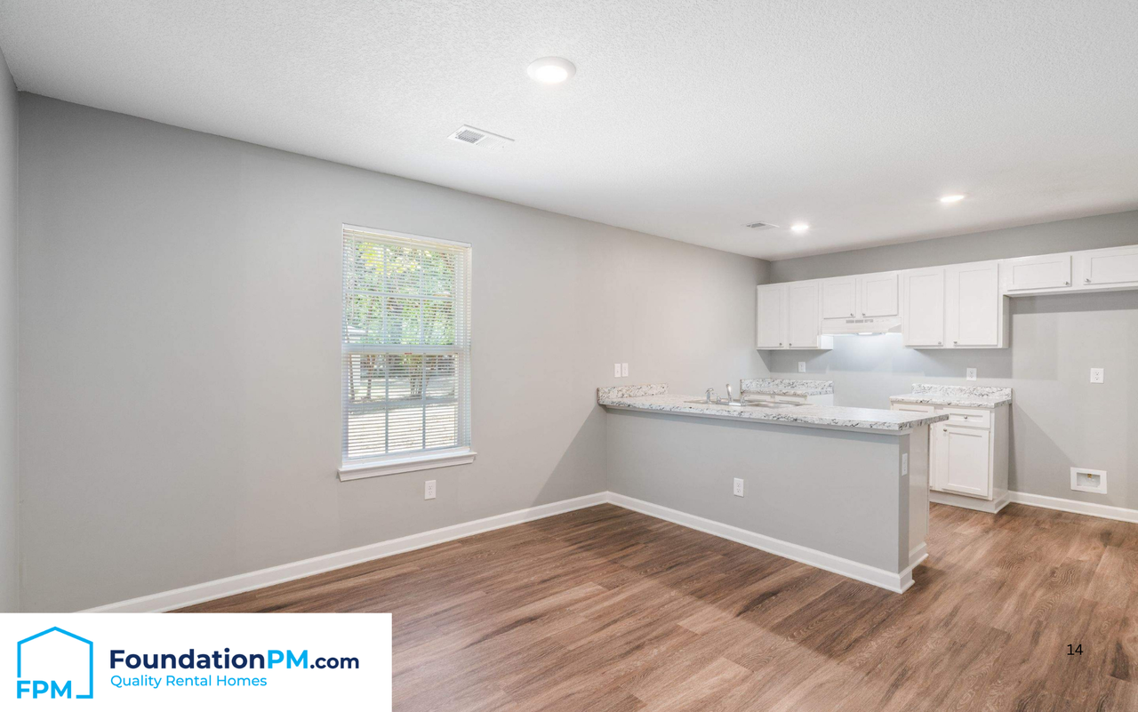 3985 Willowview Ave - Photo 3 of 21