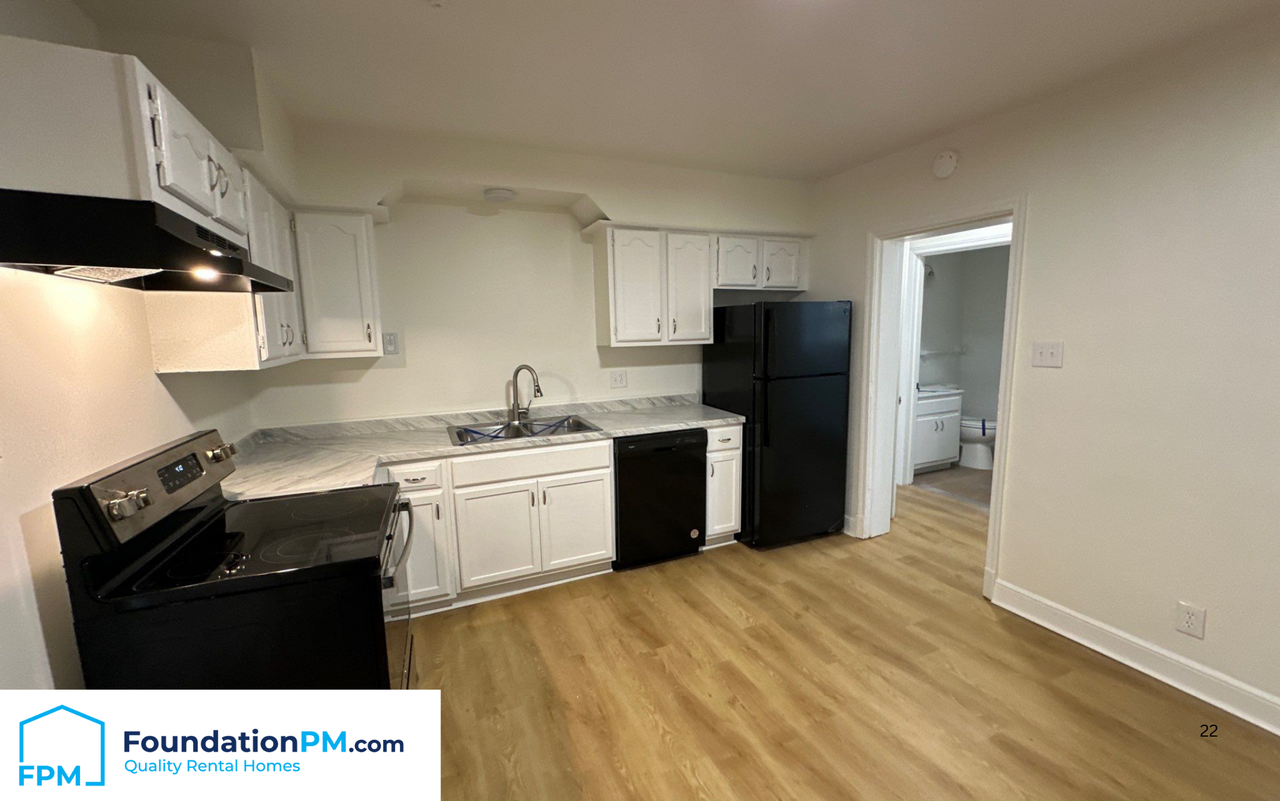 1736 S Parkway E - Photo 4 of 22
