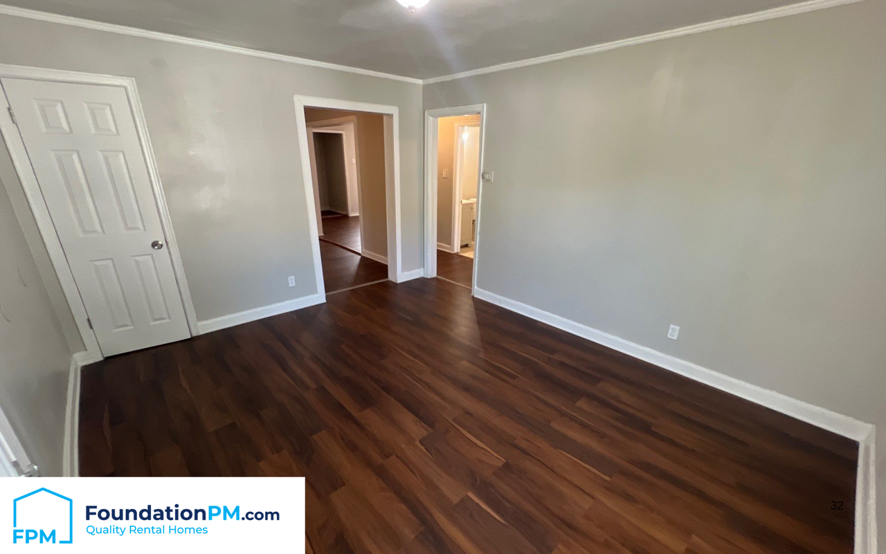 2303 Longstreet Dr - Photo 2 of 20
