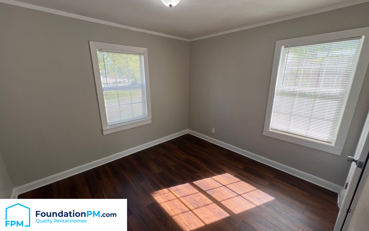 2303 Longstreet Dr - Photo 7 of 20