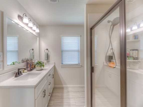 2705 W Madison St - Photo 6 of 24