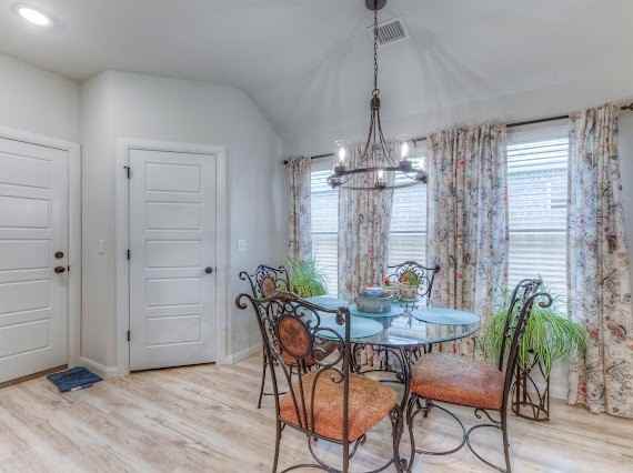 2705 W Madison St - Photo 2 of 24