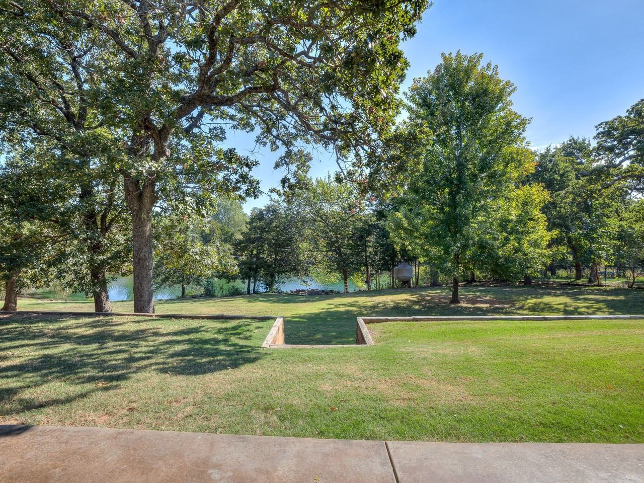 8900 Belcaro Dr - Photo 7 of 49